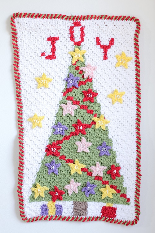 DIY Crochet Christmas Tree Wall Hanging Ideas 3