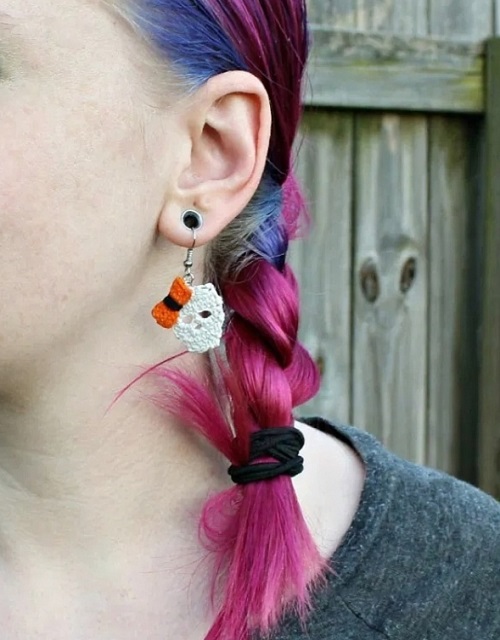 skull earrings