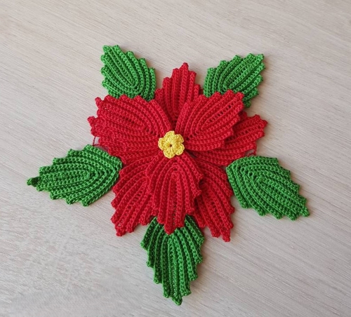 Easy and Cute Poinsettia Doily Crochet Patterns 2