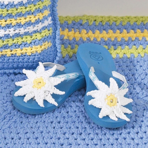 crochet daisy flip flops