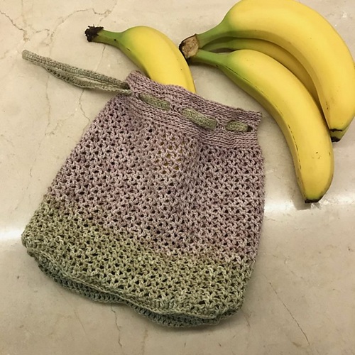 Free Crochet Pattern: Wild Strawberry Lunch Bag