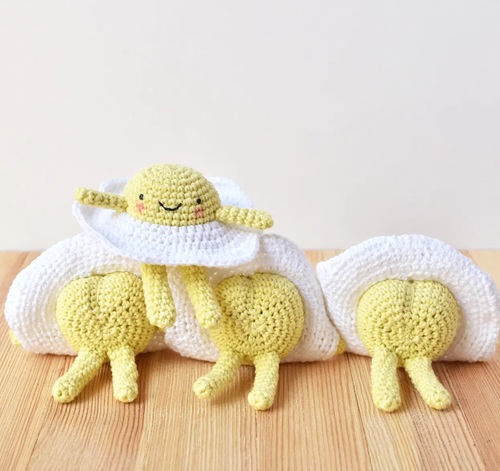 Cheeky Egg Free Crochet Pattern