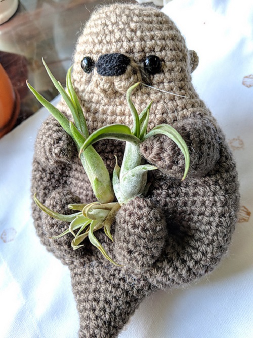 Otter Amigurumi Phone Holder
