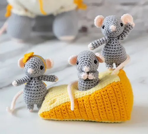 mice eating cheese crochet pattern