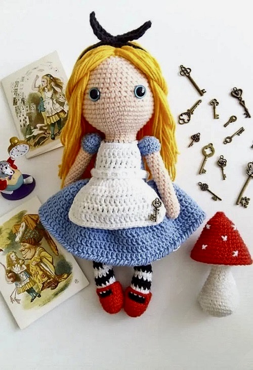 Alice in Wonderland Amigurumi