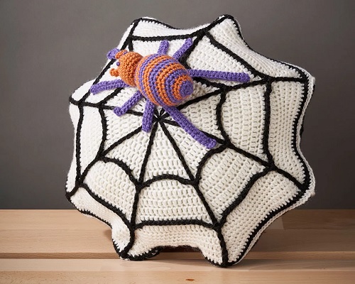 crochet-spider-web-cushion-pattern