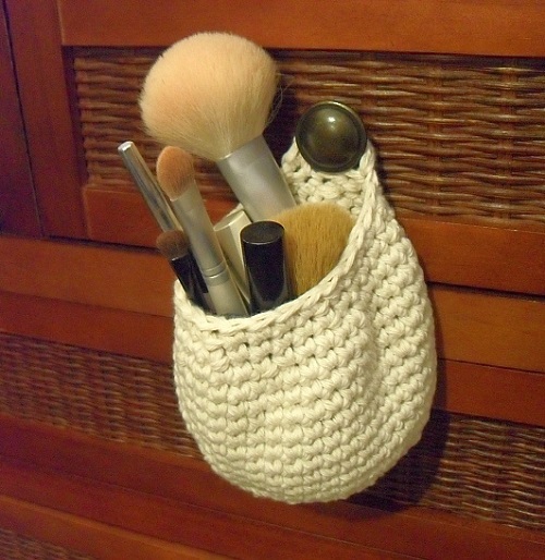 Crocheted Hanging Makeup Brush Holder Basket