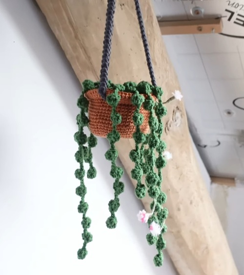 Crochet String of Pearls with Flowers