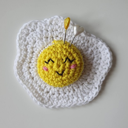 Crochet Fried Egg Pincushion Pattern