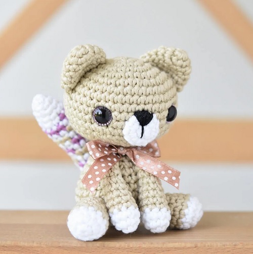 Little amigurumi kitty