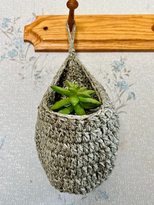 Free Crochet Hanging Plant Basket 2