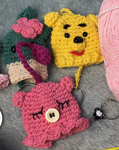 piggy and pooh key holder crochet pattern