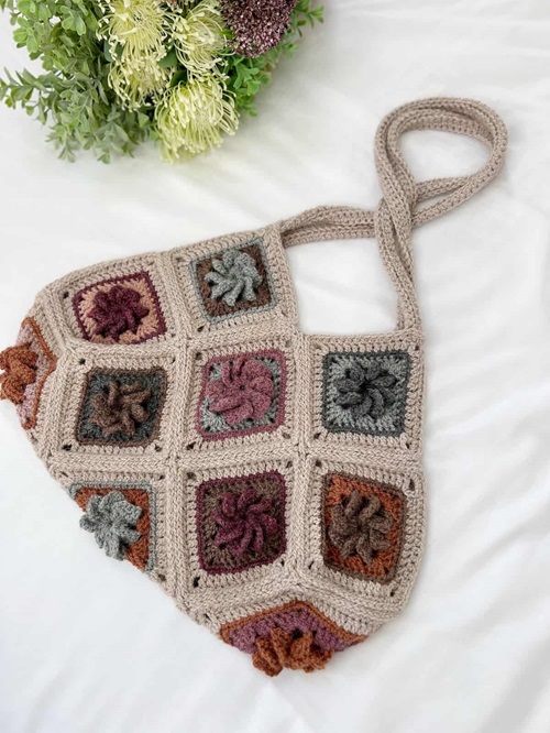 Granny Square Bag Crochet Pattern With Flowers