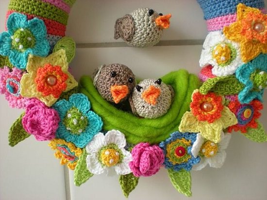 how to make a crochet wreath