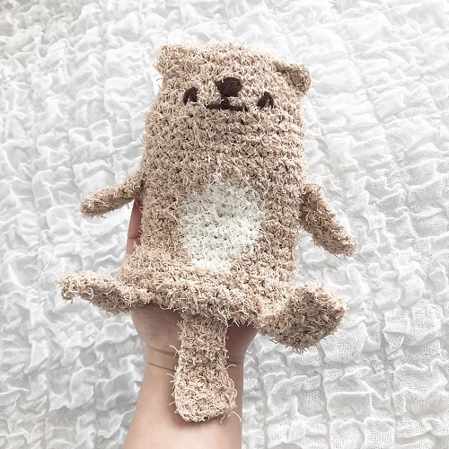 bath time buddy otter scrubby