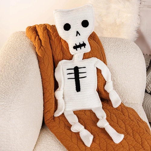 crochet-mr-bones-skeleton