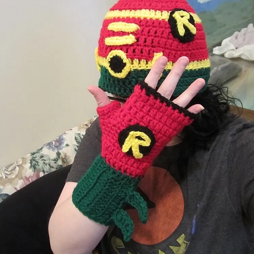 robin-hat-and-fingerless-glove-set-crochet-pattern
