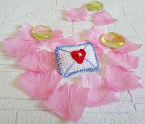 Crochet Brooch Envelope