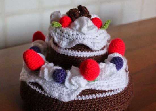 DIY Crochet Cake
