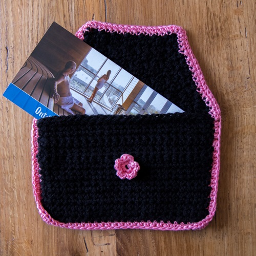 Crochet a Standard gift card envelope